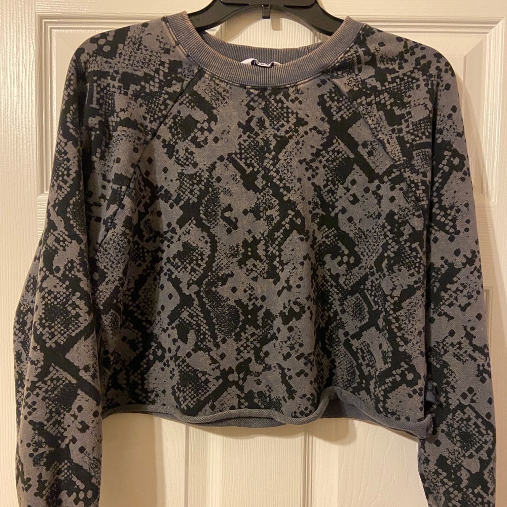 Joy Lab cutoff long sleeved shirt